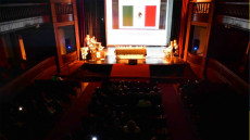 Presentación del portal educativo en el teatro